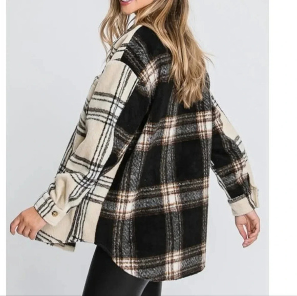 New! Ivory & Black Plaid Shacket With Pockets - Picture 5 of 11